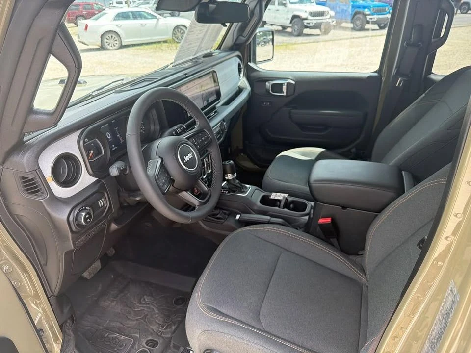 2025 Jeep JT Gladiator - Image 10 of 17