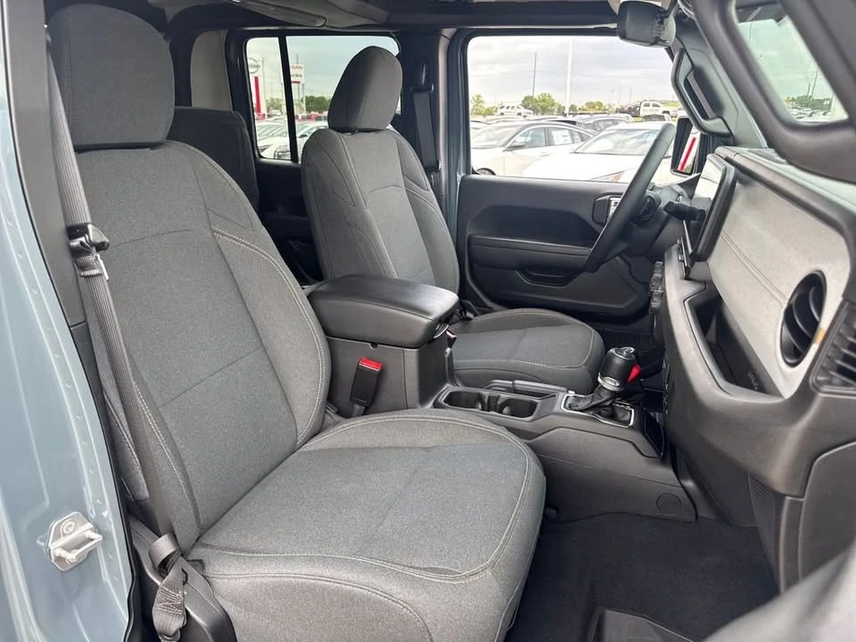 2025 Jeep JT Gladiator - Image 10 of 20