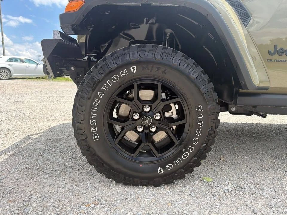 2025 Jeep JT Gladiator - Image 3 of 17