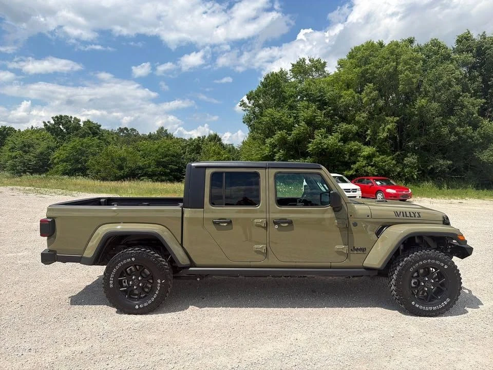 2025 Jeep JT Gladiator - Image 8 of 17