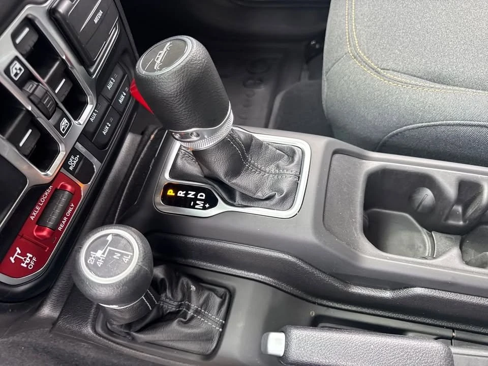 2025 Jeep JT Gladiator - Image 17 of 20