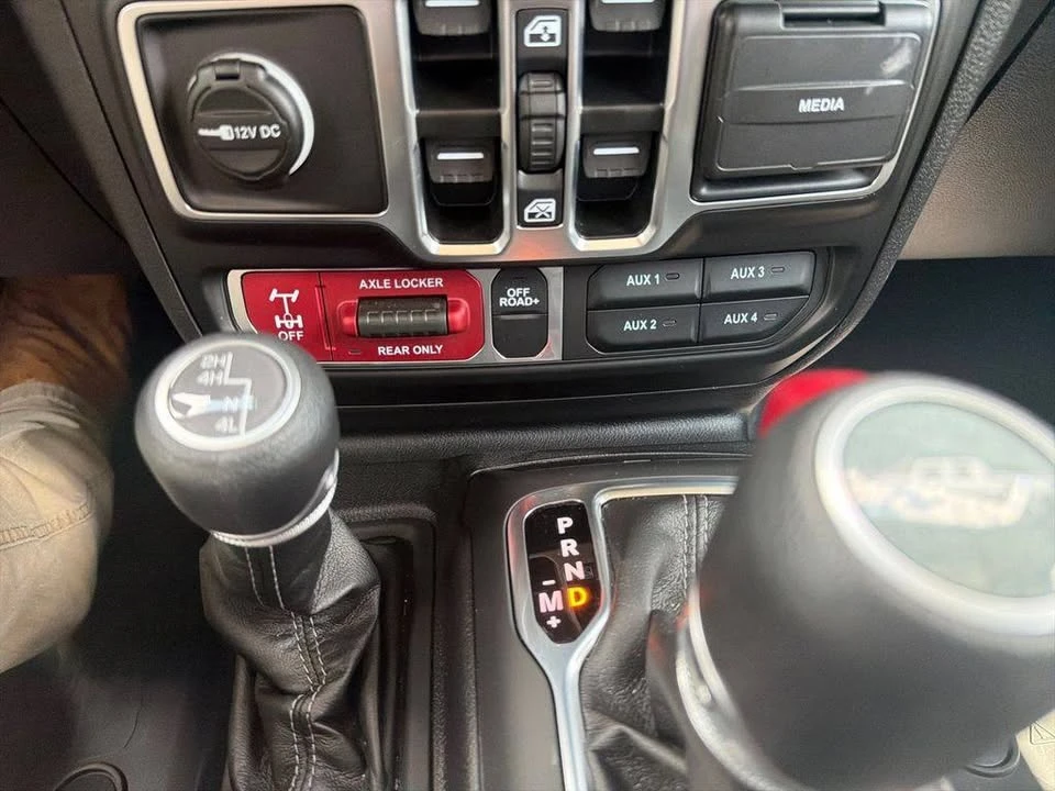 2025 Jeep JT Gladiator - Image 17 of 17