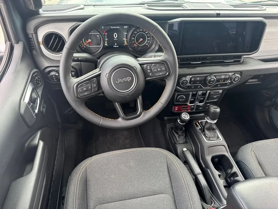 2025 Jeep JT Gladiator - Image 14 of 20