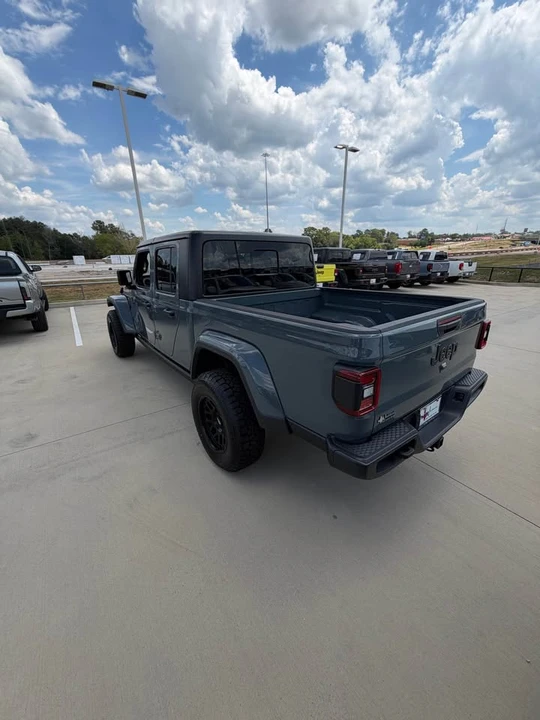 2025 Jeep JT Gladiator - Image 7 of 19