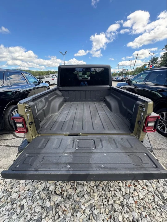 2025 Jeep JT Gladiator - Image 6 of 14
