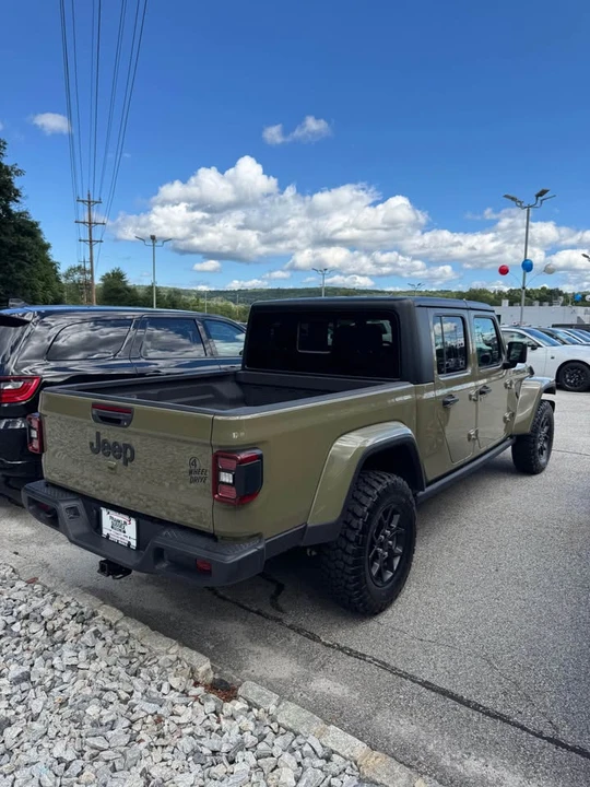 2025 Jeep JT Gladiator - Image 4 of 14