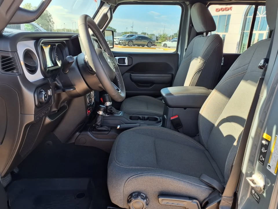 2025 Jeep JT Gladiator - Image 10 of 20