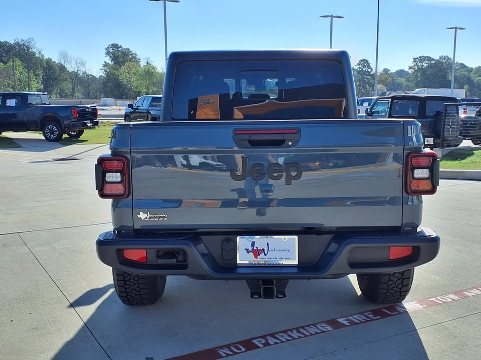 2025 Jeep JT Gladiator - Image 16 of 20