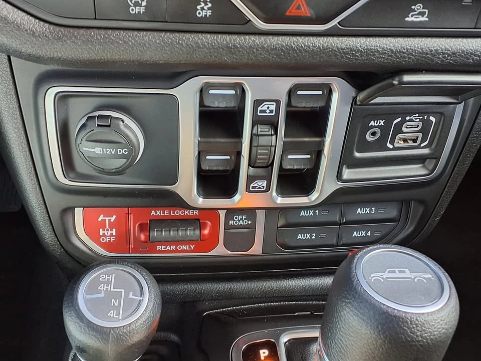 2025 Jeep JT Gladiator - Image 9 of 20