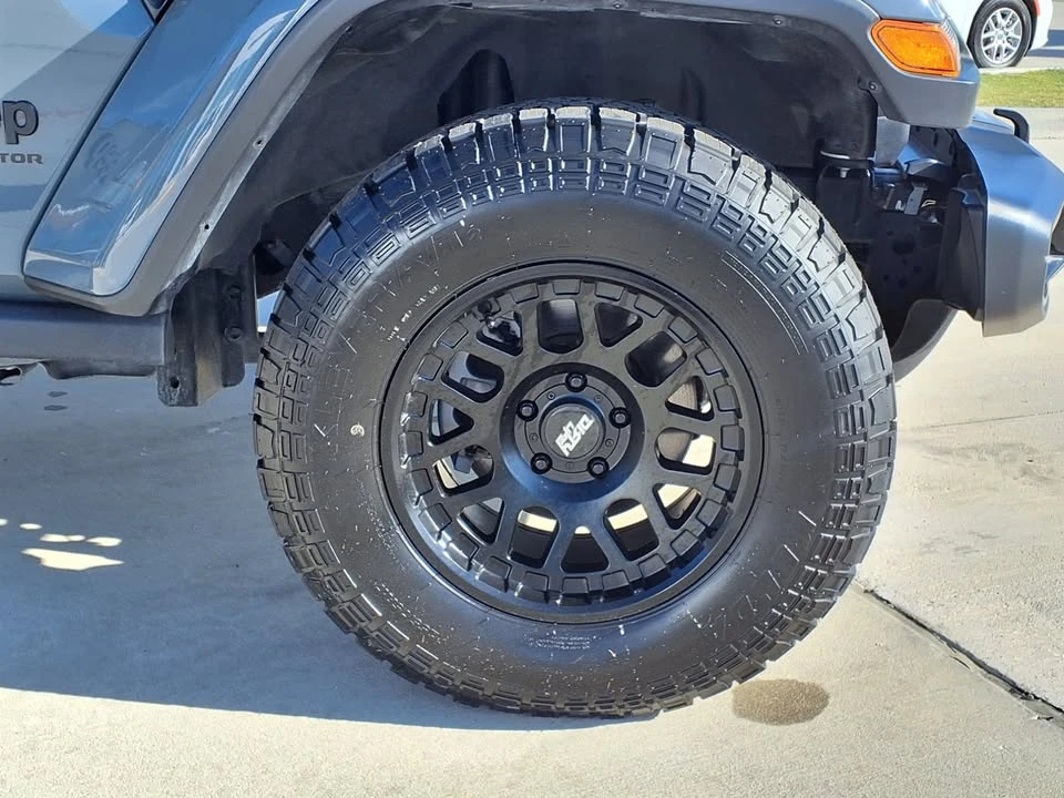 2025 Jeep JT Gladiator - Image 18 of 20