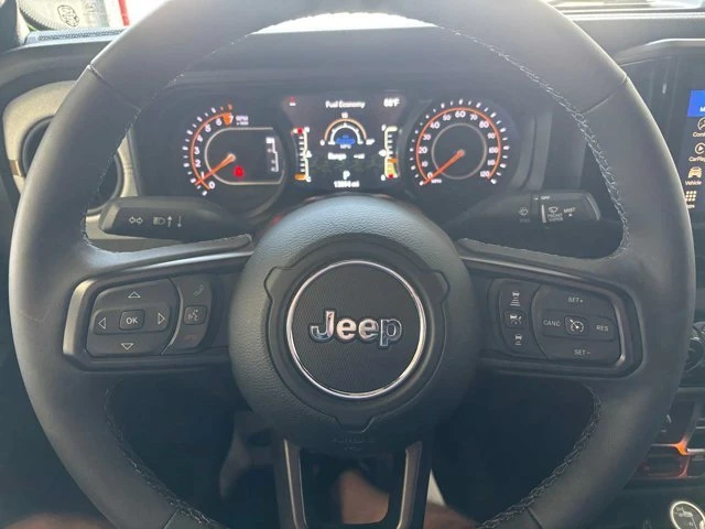 2025 Jeep JT Gladiator - Image 16 of 19