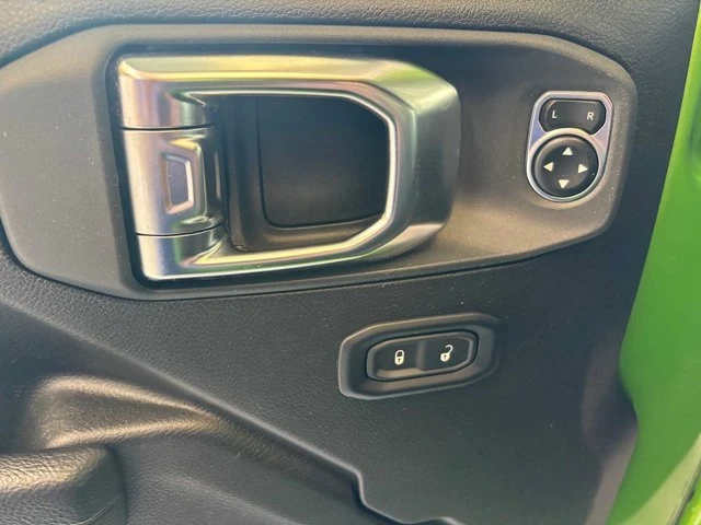 2025 Jeep JT Gladiator - Image 15 of 19