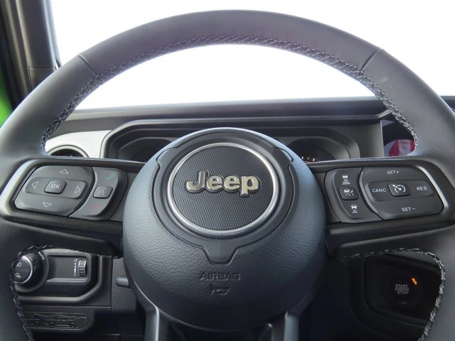 2025 Jeep JT Gladiator - Image 15 of 20