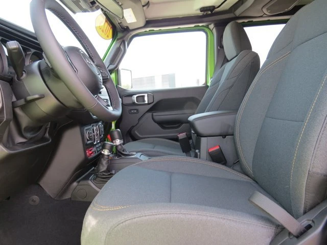 2025 Jeep JT Gladiator - Image 14 of 20