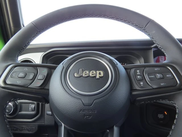 2025 Jeep JT Gladiator - Image 16 of 20