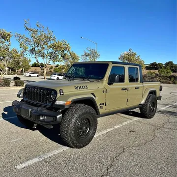 2025 Jeep Gladiator Willys Pickup 4D 5 ft