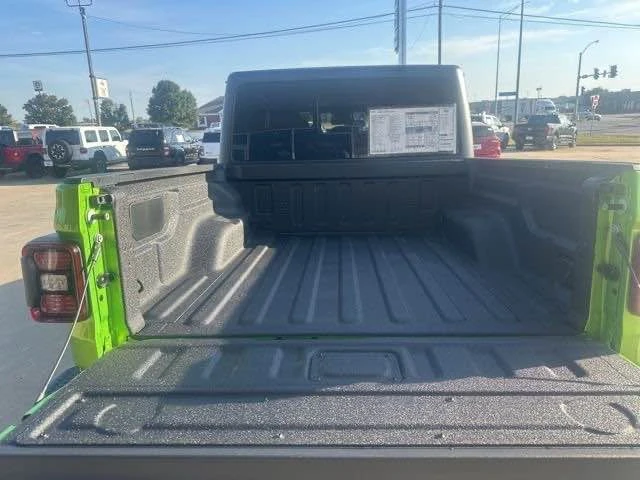 2025 Jeep JT Gladiator - Image 14 of 17