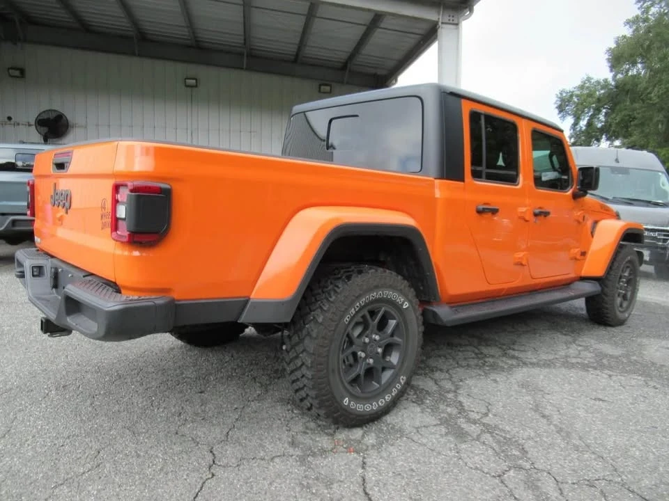 2025 Jeep JT Gladiator - Image 4 of 5