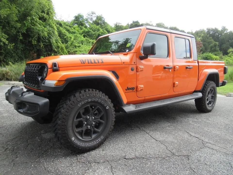 2025 Jeep JT Gladiator - Image 2 of 5