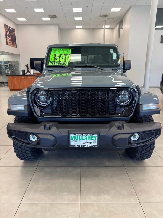 2025 Jeep JT Gladiator - Image 3 of 10