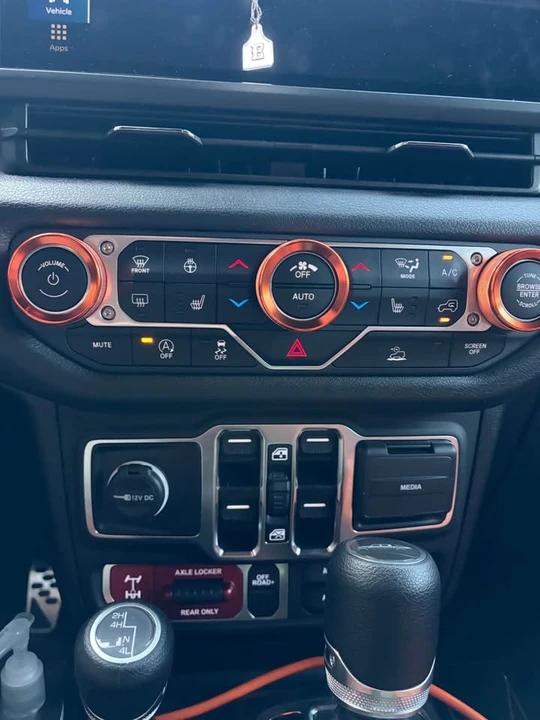 2025 Jeep JT Gladiator - Image 7 of 16