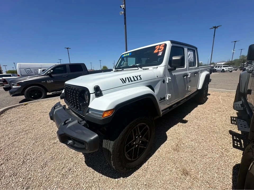 2025 Jeep JT Gladiator - Image 10 of 10