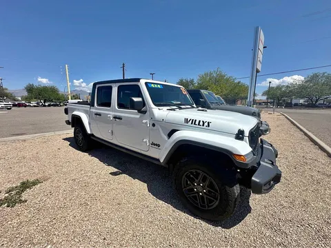 2025 Jeep Gladiator Willys Sport Pickup 4D 5 ft