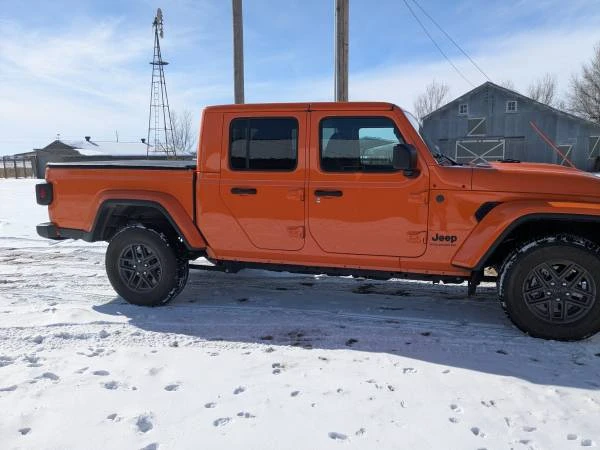 2025 Jeep JT Gladiator - Image 2 of 4