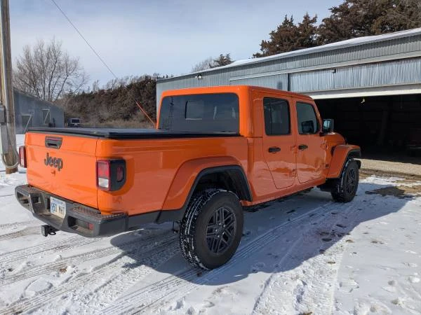 2025 Jeep JT Gladiator - Image 3 of 4