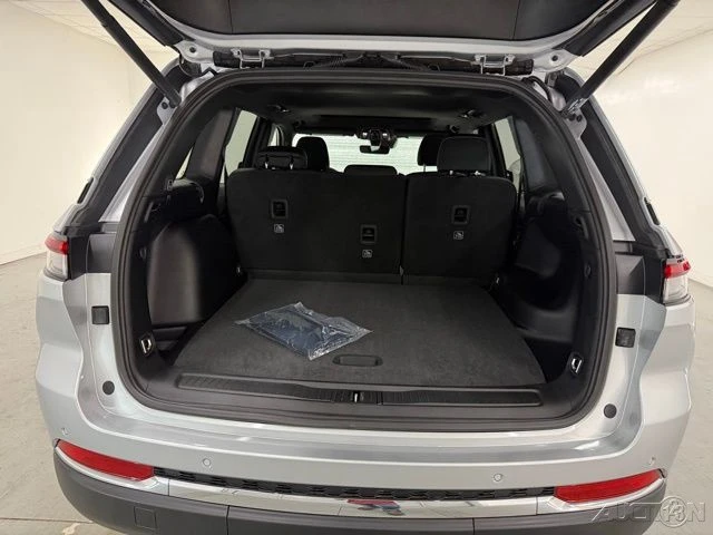 2025 Jeep WL Grand Cherokee - Image 8 of 12