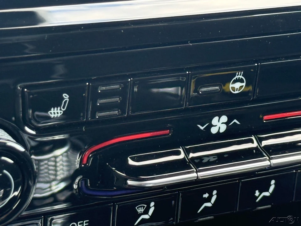 2025 Jeep WL Grand Cherokee - Image 8 of 9