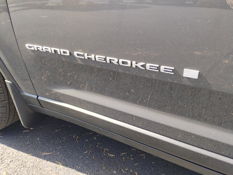 2025 Jeep WL Grand Cherokee - Image 10 of 12