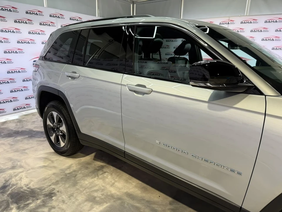 2025 Jeep WL Grand Cherokee - Image 8 of 31