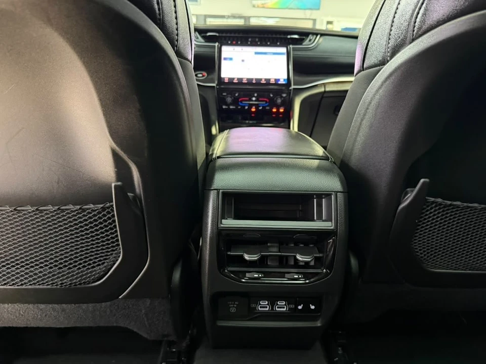 2025 Jeep WL Grand Cherokee - Image 25 of 31