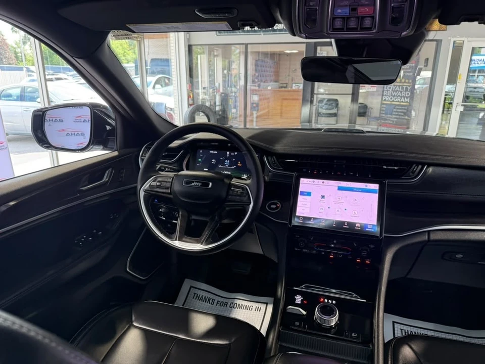 2025 Jeep WL Grand Cherokee - Image 28 of 31