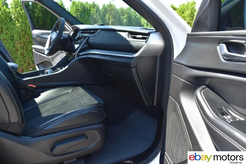 2025 Jeep WL Grand Cherokee - Image 17 of 24