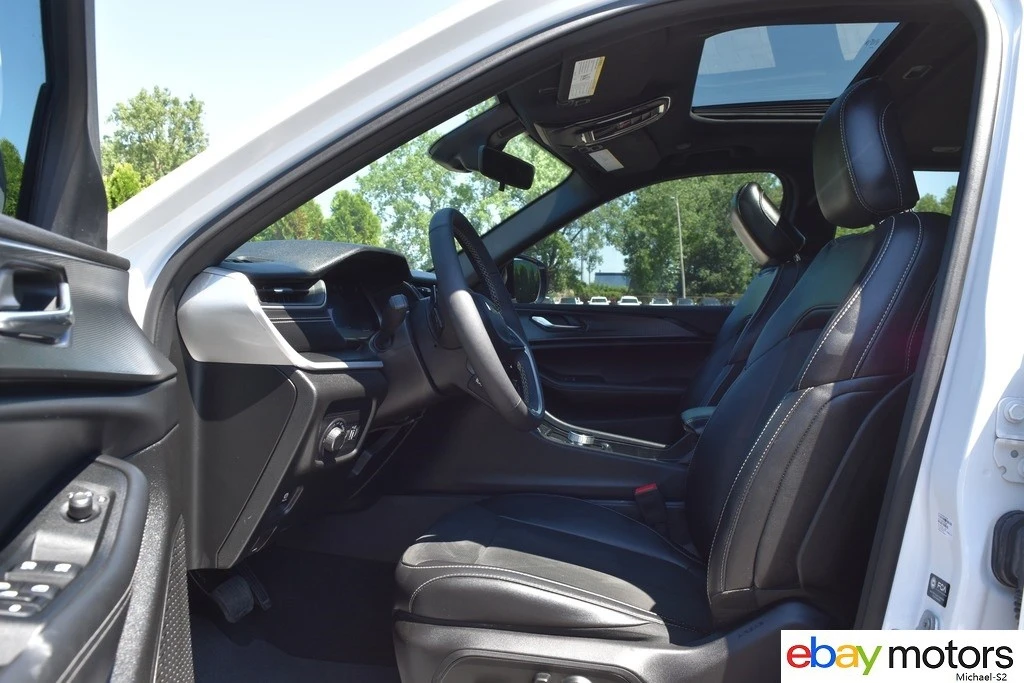2025 Jeep WL Grand Cherokee - Image 10 of 24