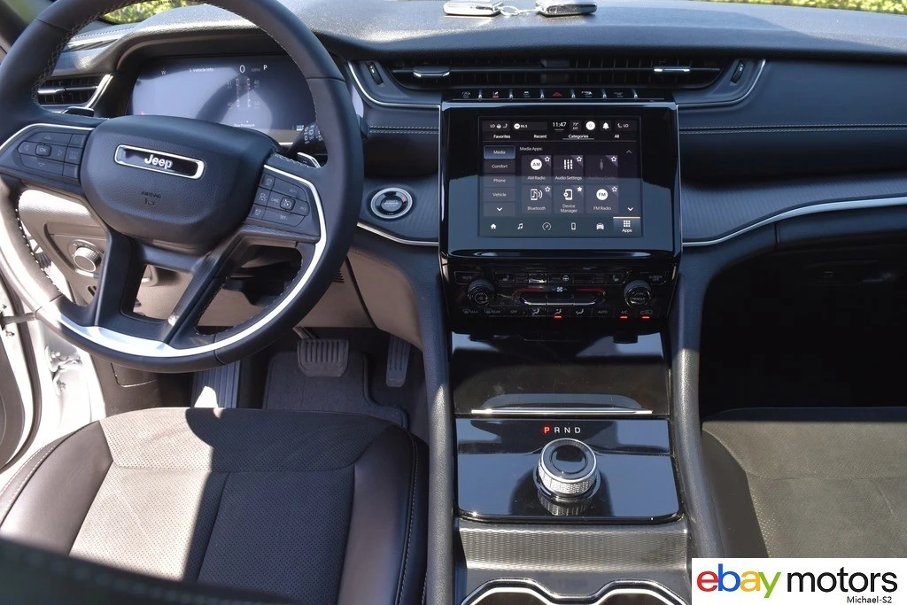 2025 Jeep WL Grand Cherokee - Image 14 of 24