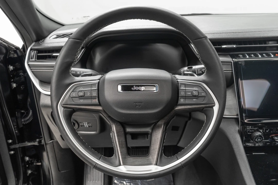 2025 Jeep WL Grand Cherokee - Image 15 of 21