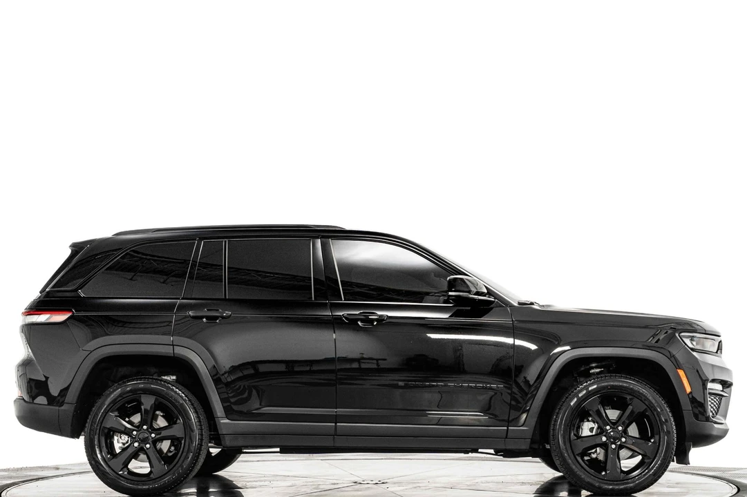 2025 Jeep WL Grand Cherokee - Image 2 of 21
