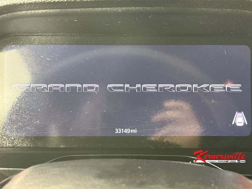 2025 Jeep WL Grand Cherokee - Image 15 of 24