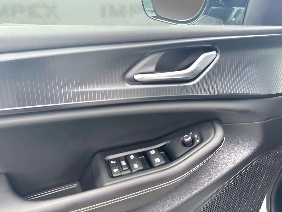 2025 Jeep WL Grand Cherokee - Image 16 of 24