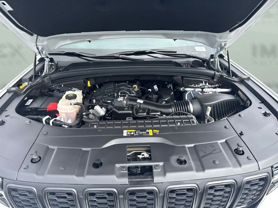 2025 Jeep WL Grand Cherokee - Image 20 of 24