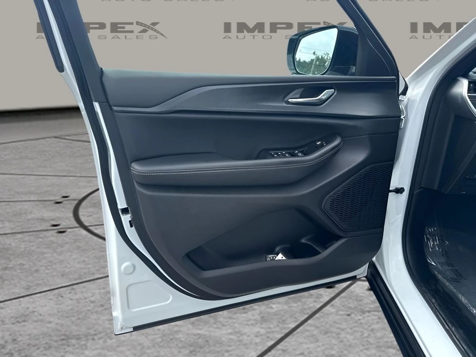 2025 Jeep WL Grand Cherokee - Image 15 of 24