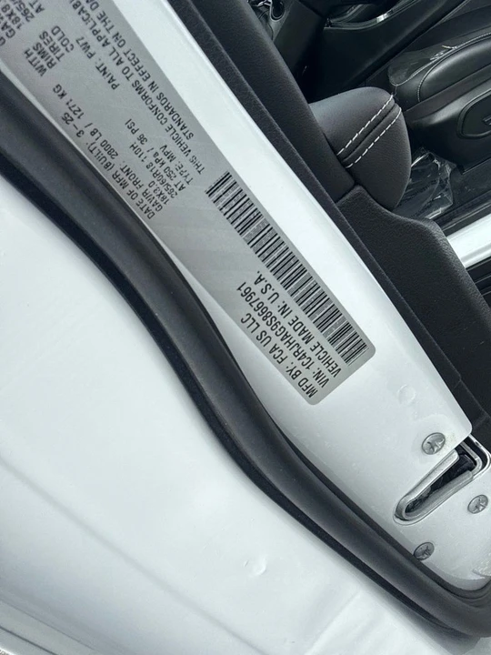 2025 Jeep WL Grand Cherokee - Image 21 of 24