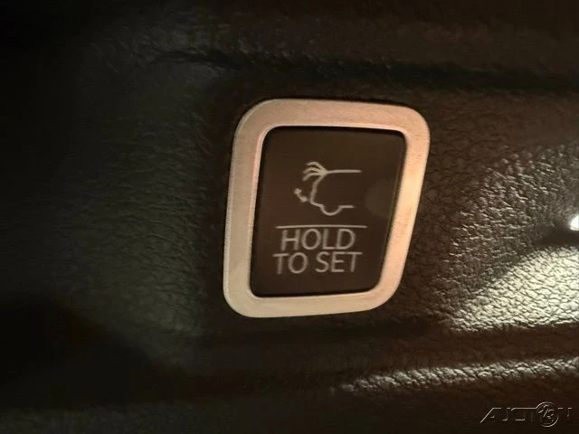 2025 Jeep WL Grand Cherokee - Image 10 of 12