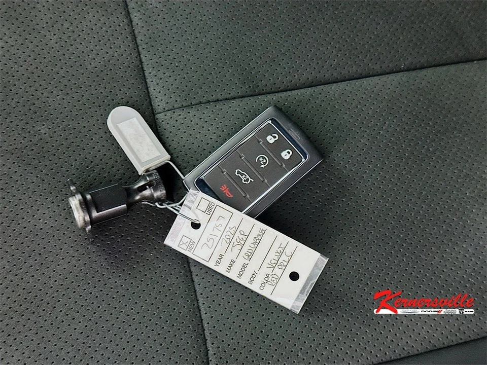 2025 Jeep WL Grand Cherokee - Image 19 of 21