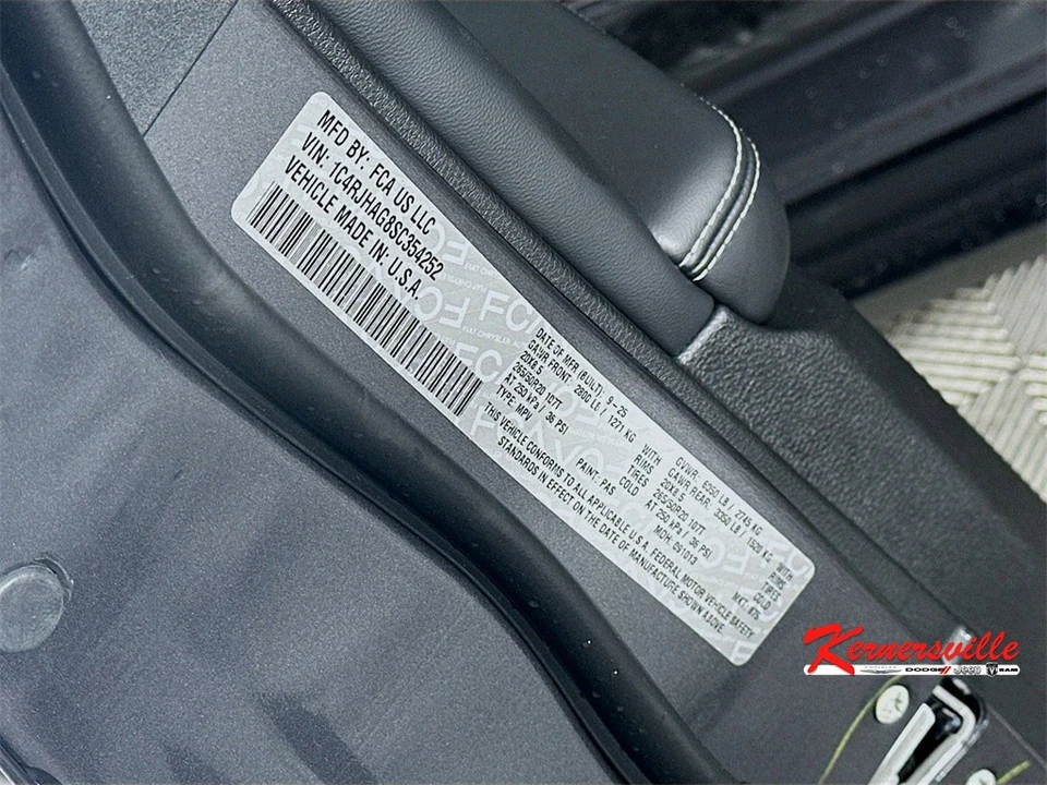 2025 Jeep KL Cherokee - Image 18 of 21