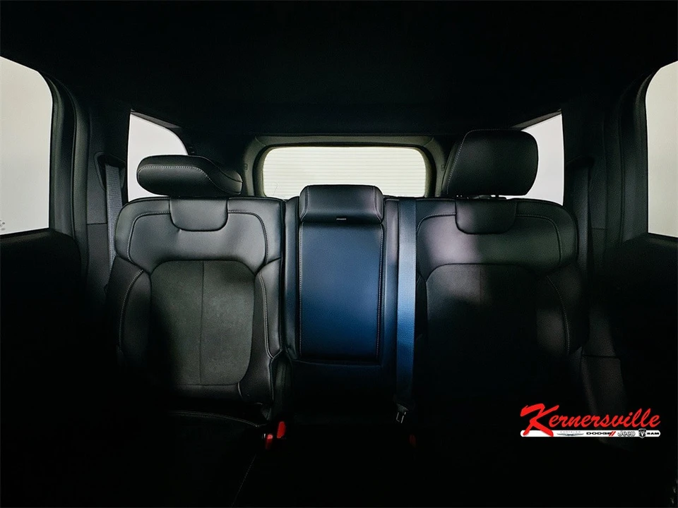 2025 Jeep WL Grand Cherokee - Image 10 of 21