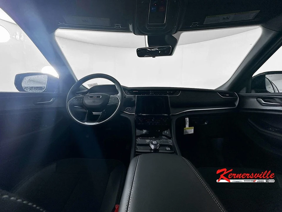 2025 Jeep WL Grand Cherokee - Image 9 of 12